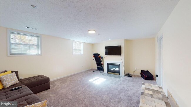Building Photo - 12021 Calico Woods Dr