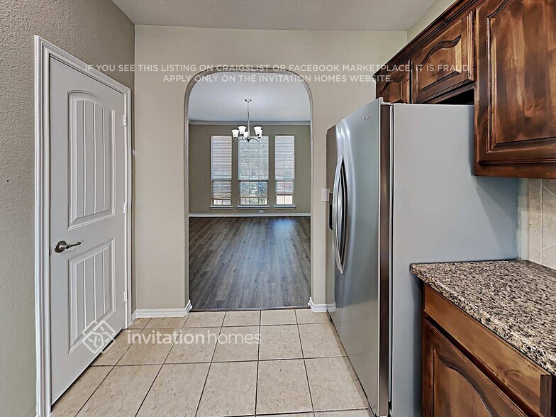 Building Photo - 2222 Whitney Dr