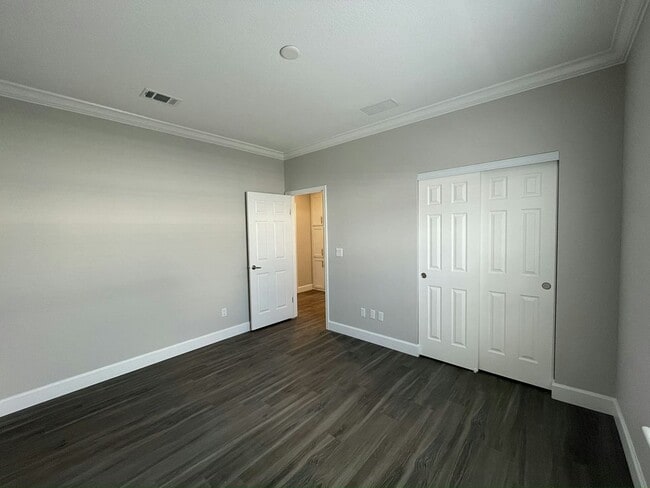 Building Photo - 908 E Trinidad Ave