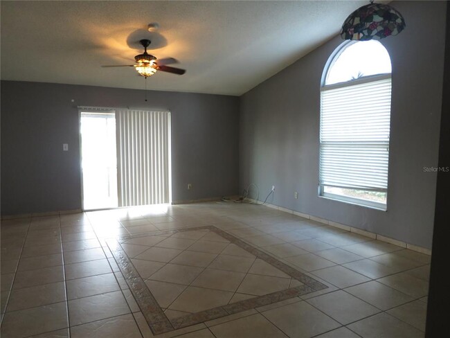 Building Photo - 3115 Smoke Signal Cir