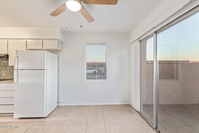 Building Photo - 511 W Blackhawk Dr