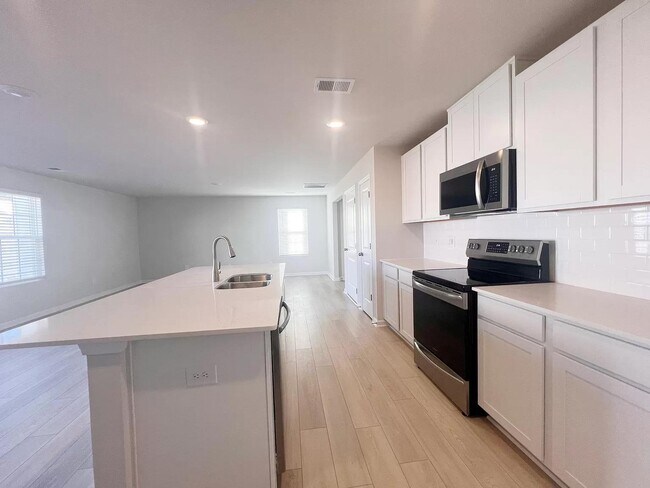 Building Photo - 1203 Melrude Ct
