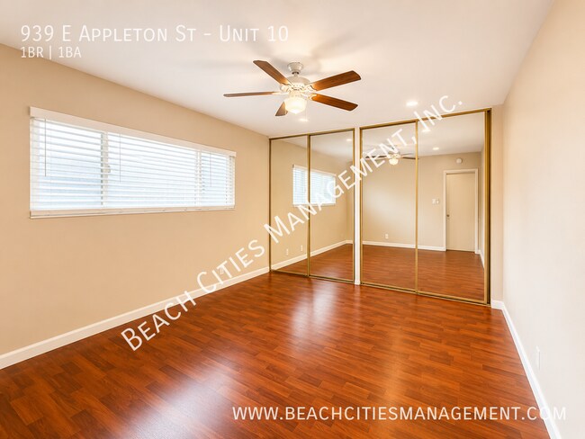 Building Photo - 939 E Appleton St