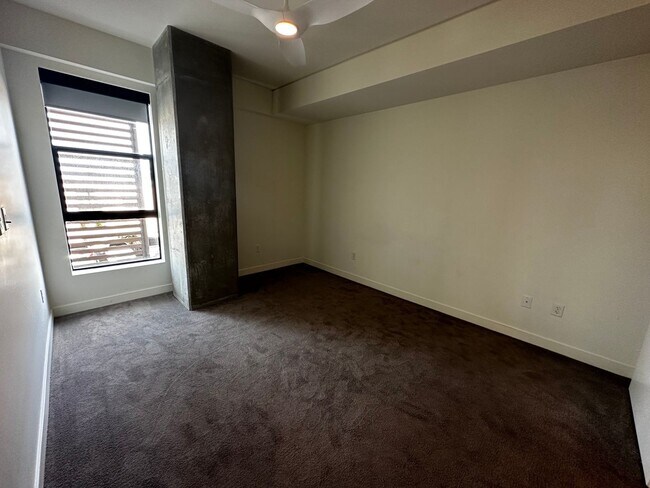 Building Photo - Contour on Campbell 1 bed 1.5 bath condo
