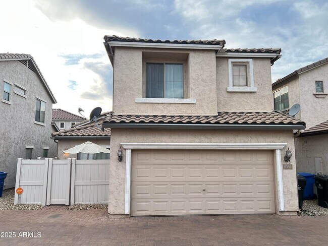 Building Photo - 8353 W Lewis Ave