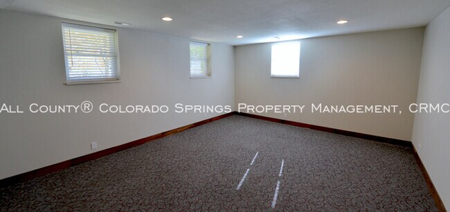 Building Photo - 124 N Brentwood Dr