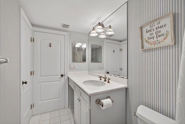 Building Photo - 2600 N Flagler Dr