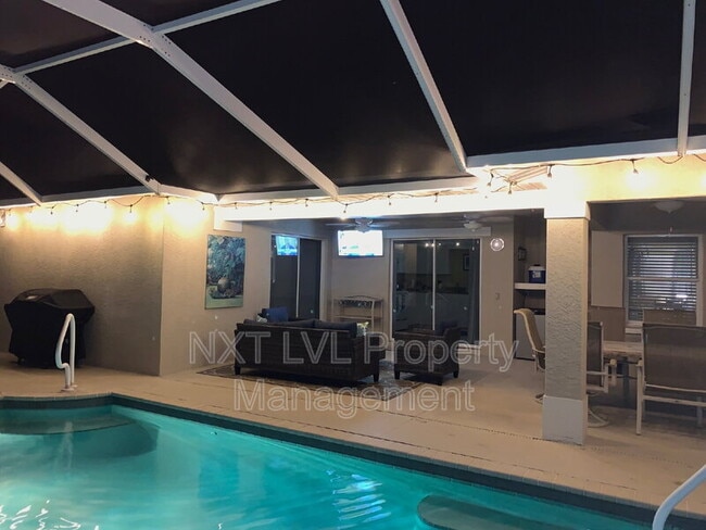 Building Photo - 4123 SW 21st Pl