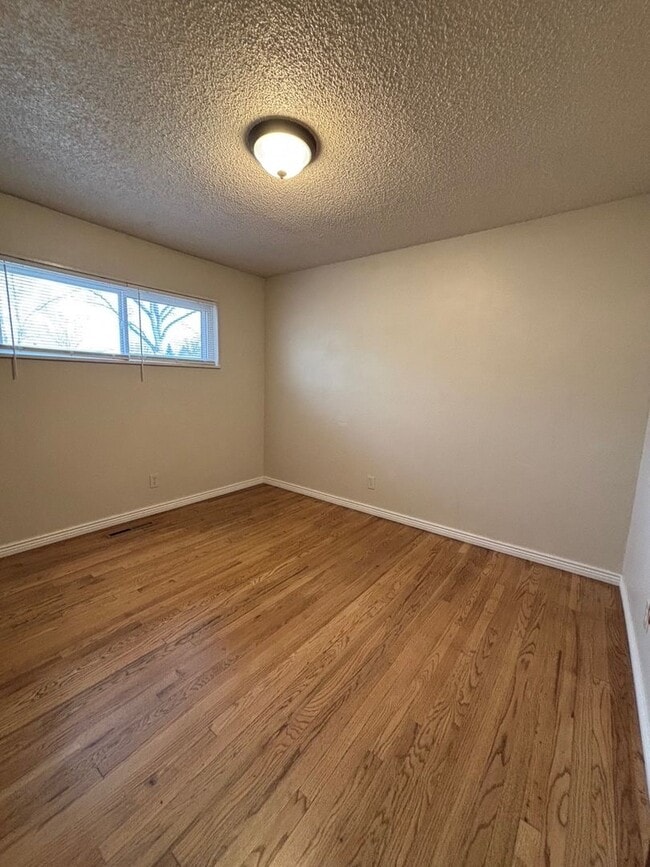 Building Photo - Ranch Style Home - 3 Bed 1 Bath  - MileStone Real Estate Services