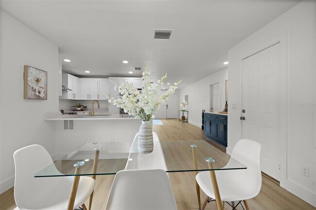Building Photo - 5028 Cardinal Dr