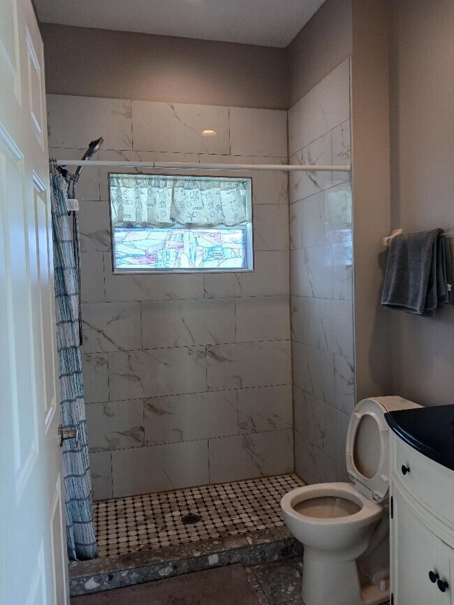 Building Photo - 2012 Fern Ridge Ct
