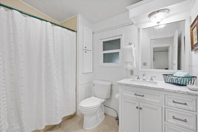 Building Photo - 732 Royal Palm Ave