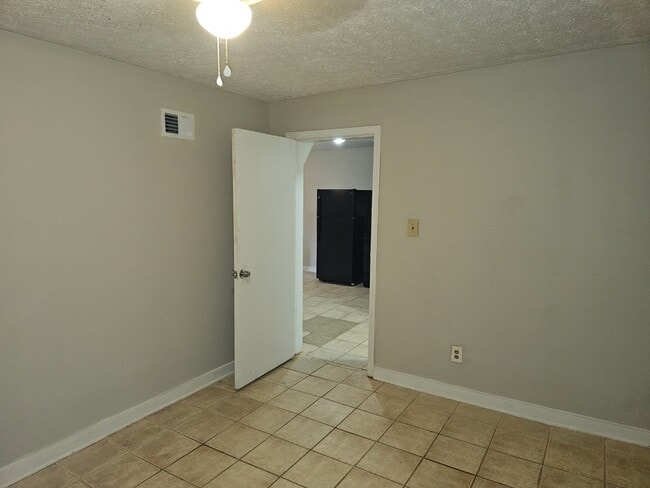 Building Photo - 422 Meriwether St