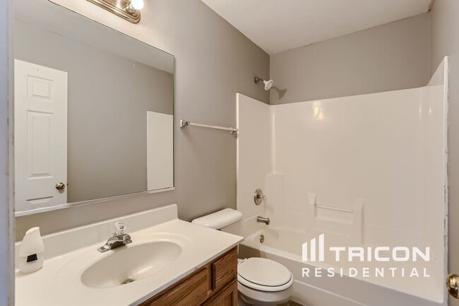 Building Photo - 12214 Magnolia Ct