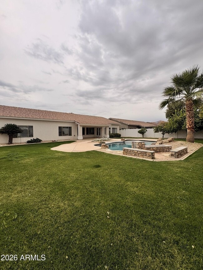 Building Photo - 13528 W Windsor Blvd