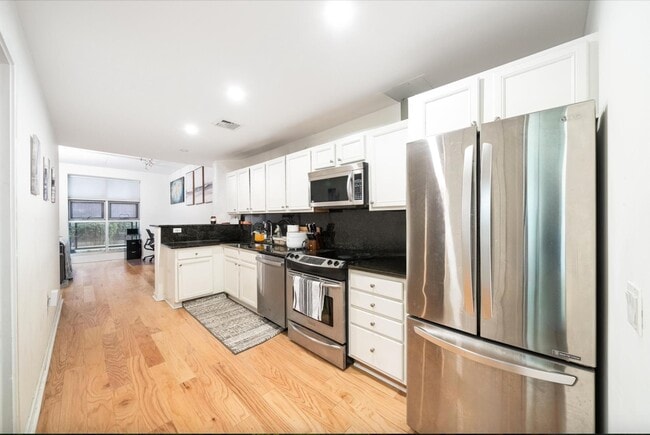 Building Photo - 689 Marin Blvd