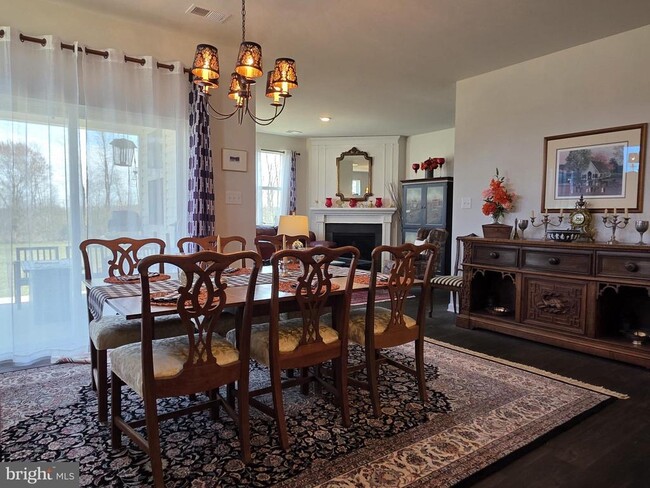 Building Photo - 268 Coral Ct