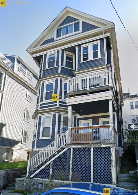 Building Photo - 180 Hillside St