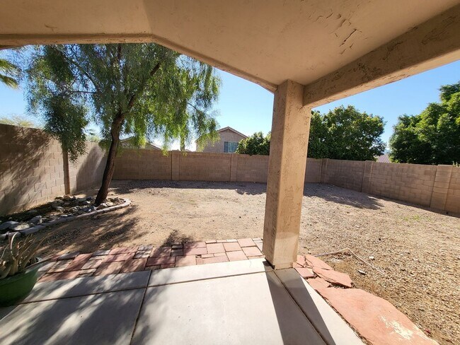 Building Photo - COMING SOON...EXCELLENT 3 BED 2 BATH HOME ...