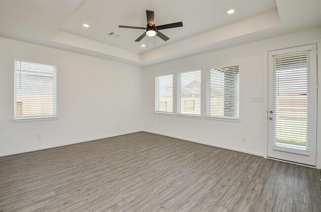 Building Photo - 9730 Burlington Bristol Dr