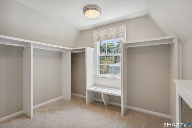 Building Photo - 106 Patterson Ave