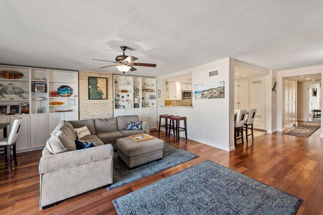 Building Photo - Single Level Condo on the Bay