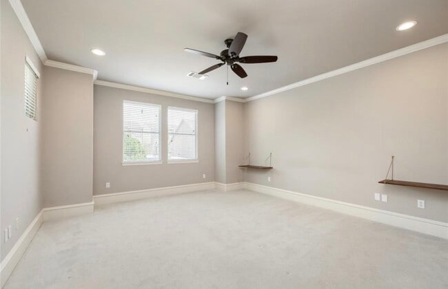 Building Photo - 5545 Cornish St