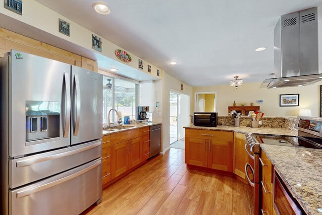 Building Photo - 2822 Tuckerstown Dr