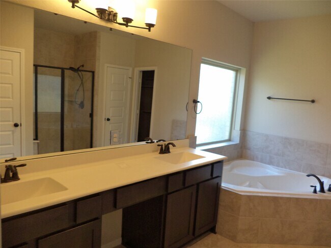 Building Photo - 18669 Blue Spruce Ln