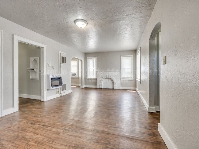 Building Photo - 1524 SW Binkley St