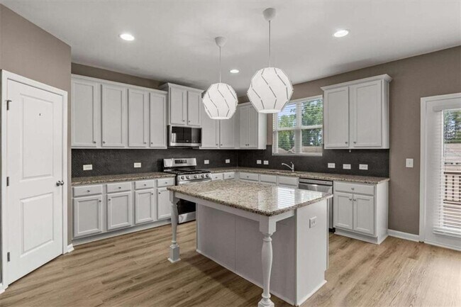 Building Photo - 2044 Britt Dr