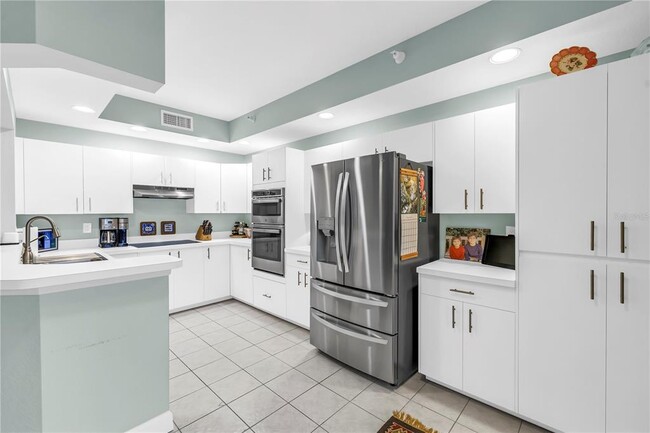 Building Photo - 4801 Osprey Dr S