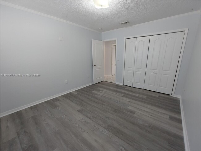 Building Photo - 1137 NW 128th Pl