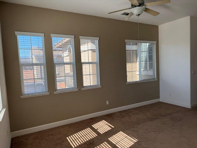 Building Photo - 1 Bedroom 1 Bath 2nd Story In-law Unit Vac...