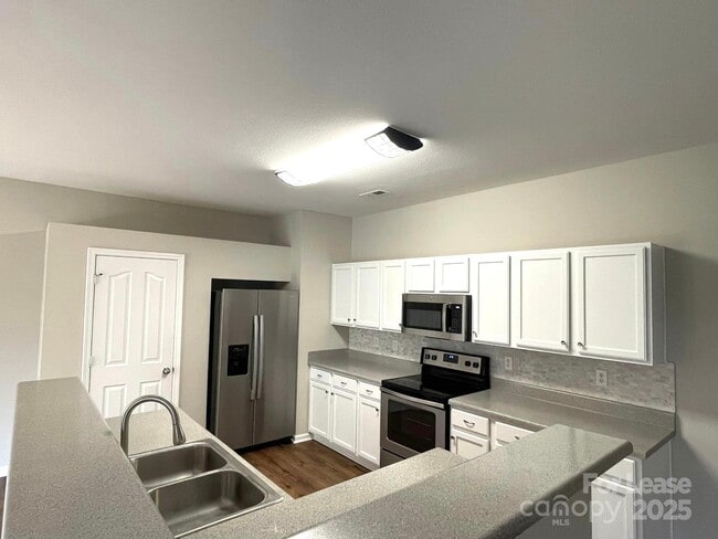 Building Photo - 2039 Moss Creek Dr