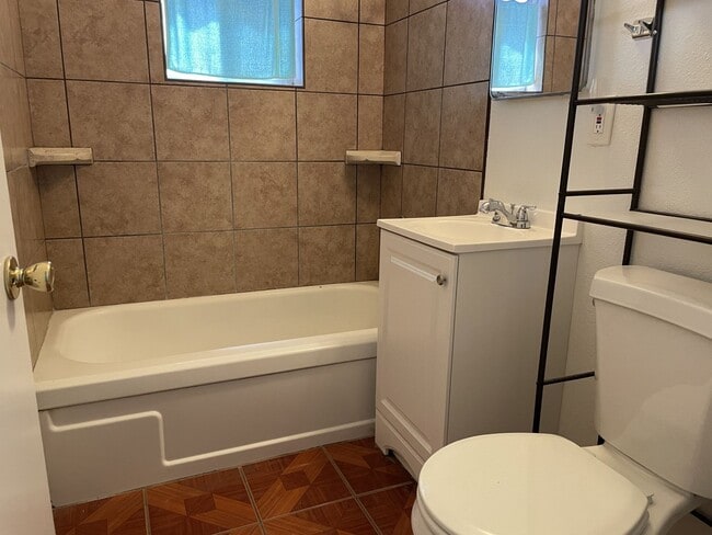 Building Photo - 741 S Allen St