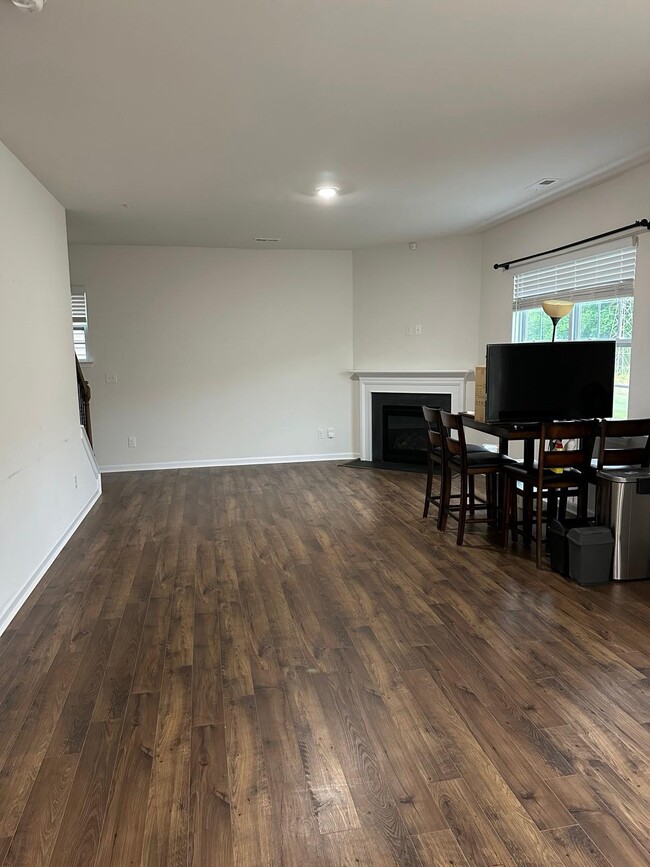 Building Photo - 7113 Pennyroyal Wy