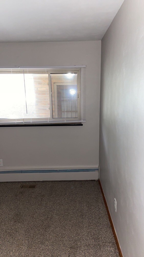 Building Photo - 536 S Main St