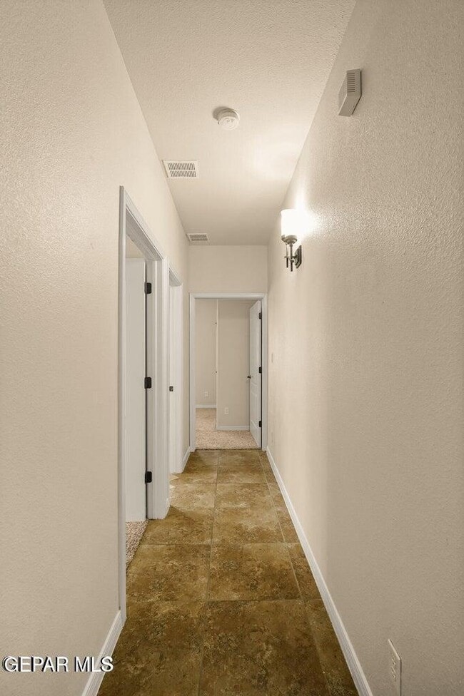 Building Photo - 14117 Rainbow Point Dr