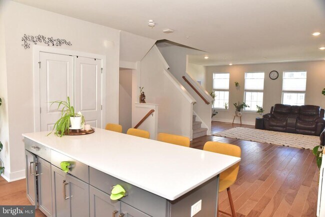 Building Photo - 214 Red Leaf Ln