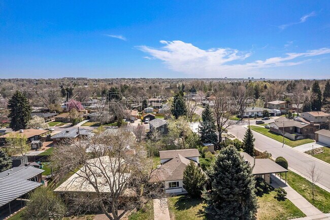Building Photo - 1580 S Krameria St