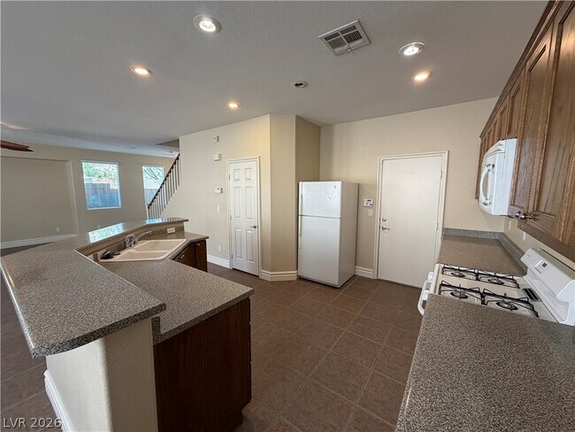 Building Photo - 6677 Keyesport Ct