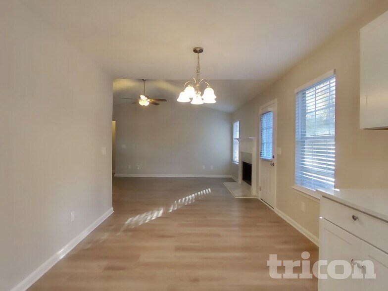 Building Photo - 40 Shenandoah Dr