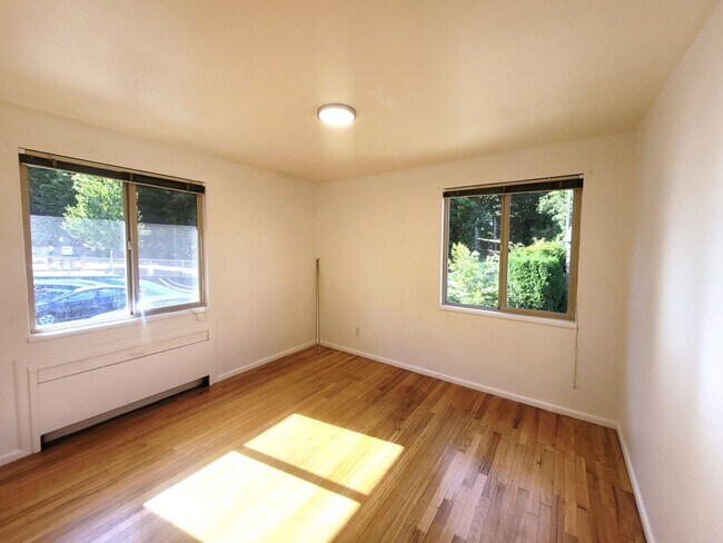 Building Photo - Spacious 2 Bedroom Condo in Downtown Bellingham - Forest St
