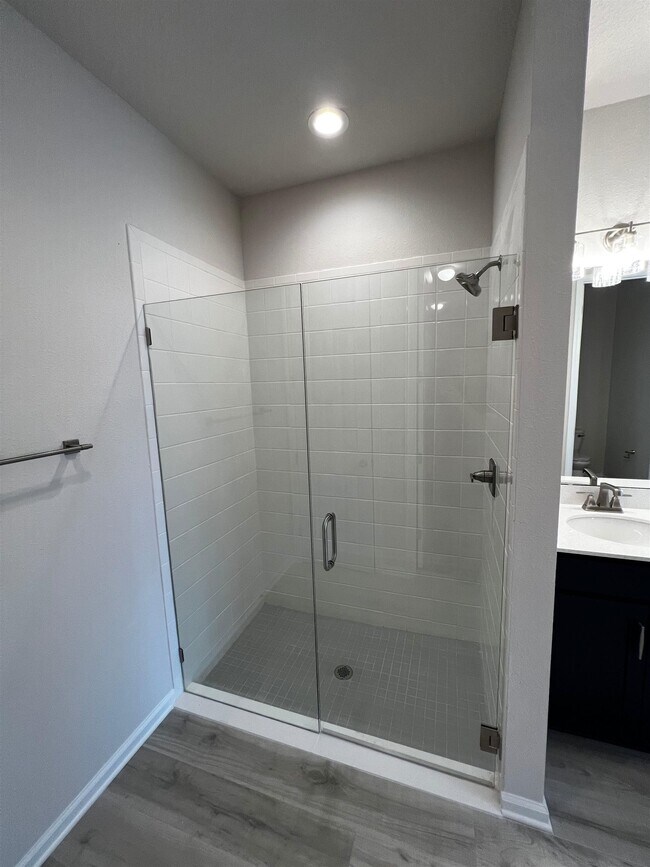 Building Photo - 711 Honeycomb Trl