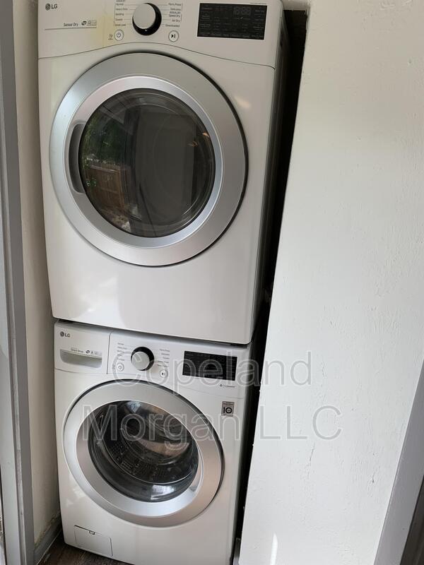 Building Photo - 1733 11th Ave N