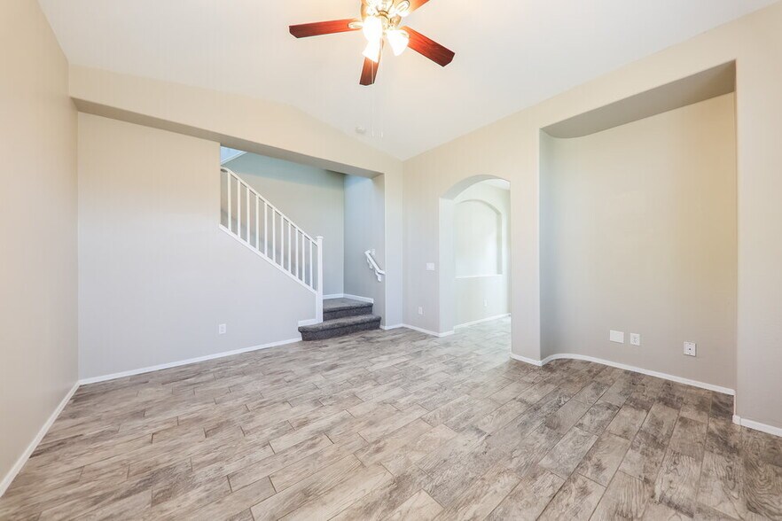 Building Photo - 2432 W Dusty Wren Dr