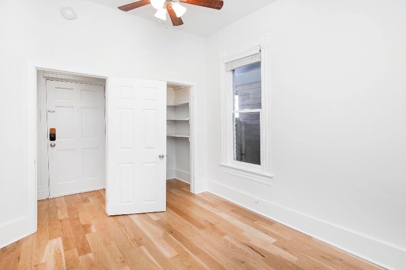 Building Photo - 3546 Lipan St