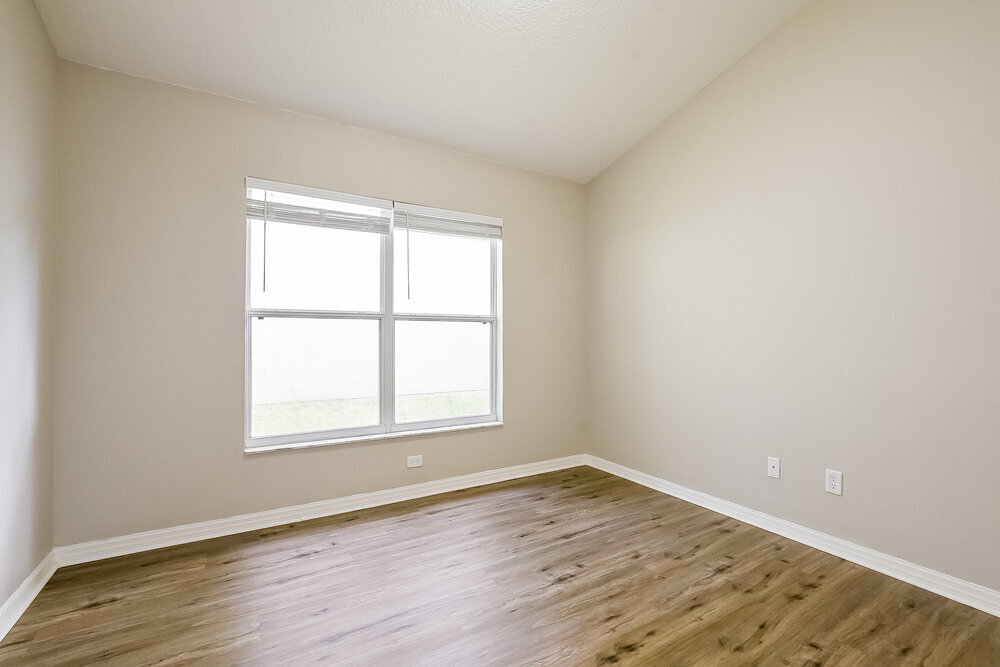 Building Photo - 3600 Meadow Green Dr