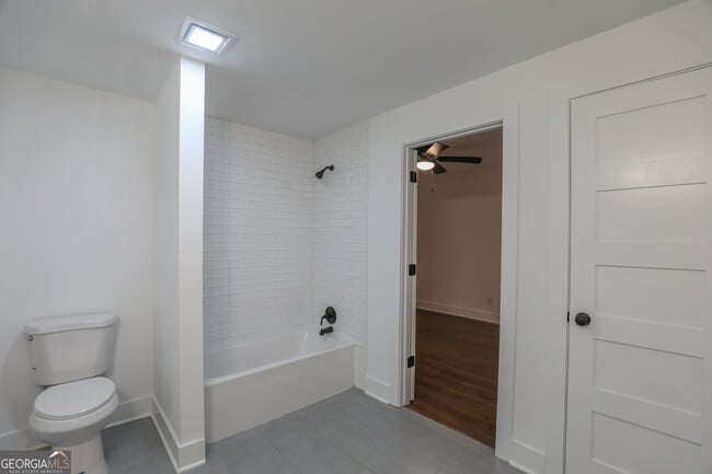 Building Photo - 212 Southland Dr